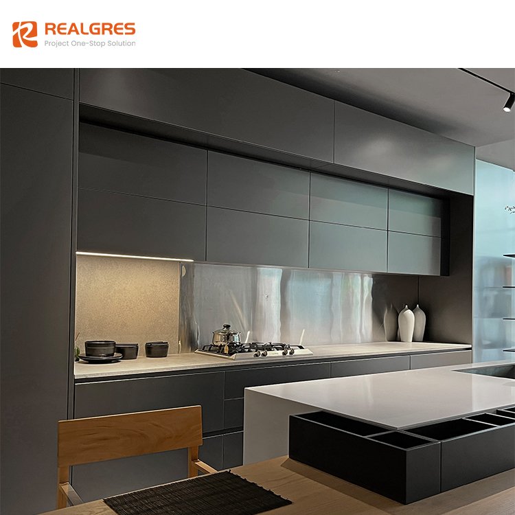 Realgres New Design Modern Black Lacquer Wood Kitchen Cabinet Modular Kitchen Funiture with Sink