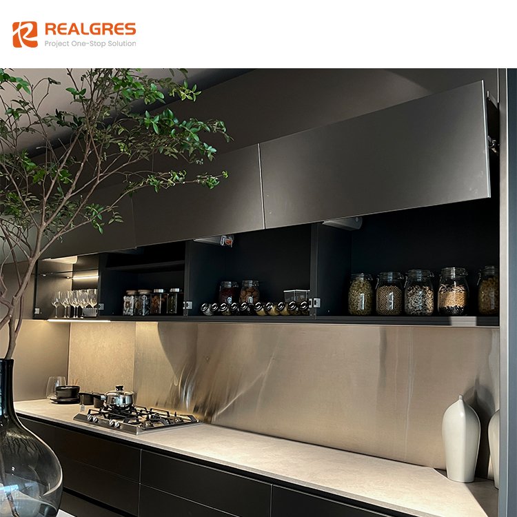 Realgres New Design Modern Black Lacquer Wood Kitchen Cabinet Modular Kitchen Funiture with Sink