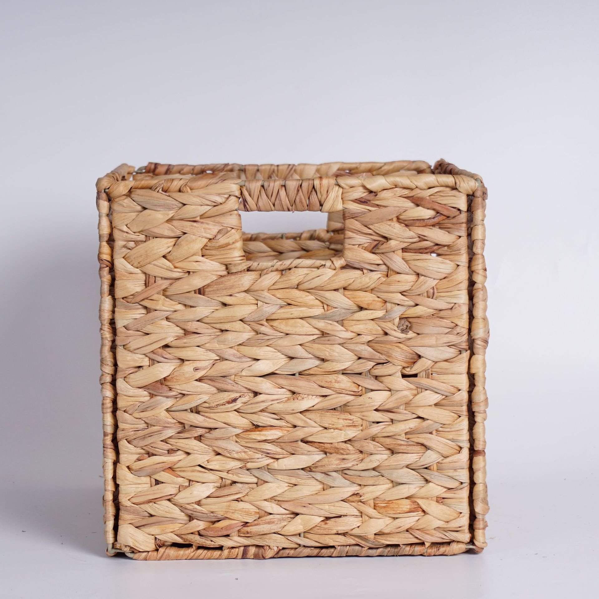 New 100% Natural Water Hyacinth Foldable Basket Water Hyacinth Storage Basket Hand Woven Baskets From Viet Nam Best Price High Quali