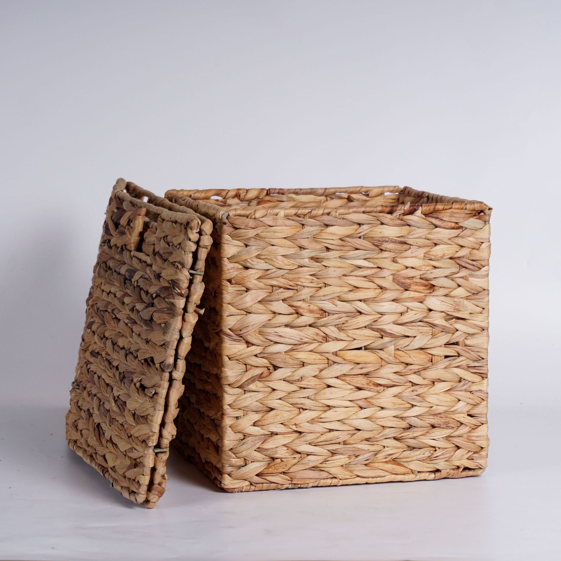 New 100% Natural Water Hyacinth Foldable Basket Water Hyacinth Storage Basket Hand Woven Baskets From Viet Nam Best Price High Quali