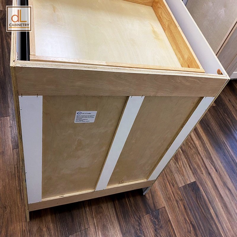American Standard Size Stock White Paint Shaker Kitchen Base Cabinet With Dovetail Structure Tooth Pick Wood Soft Close Drawers