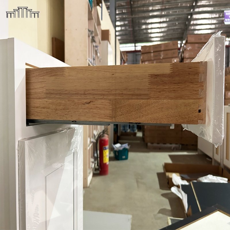 Hot Selling American Style Ready To Assemble Wooden White Lacquer Paint Raised Panel Kitchen Storage Cabinet Organizers