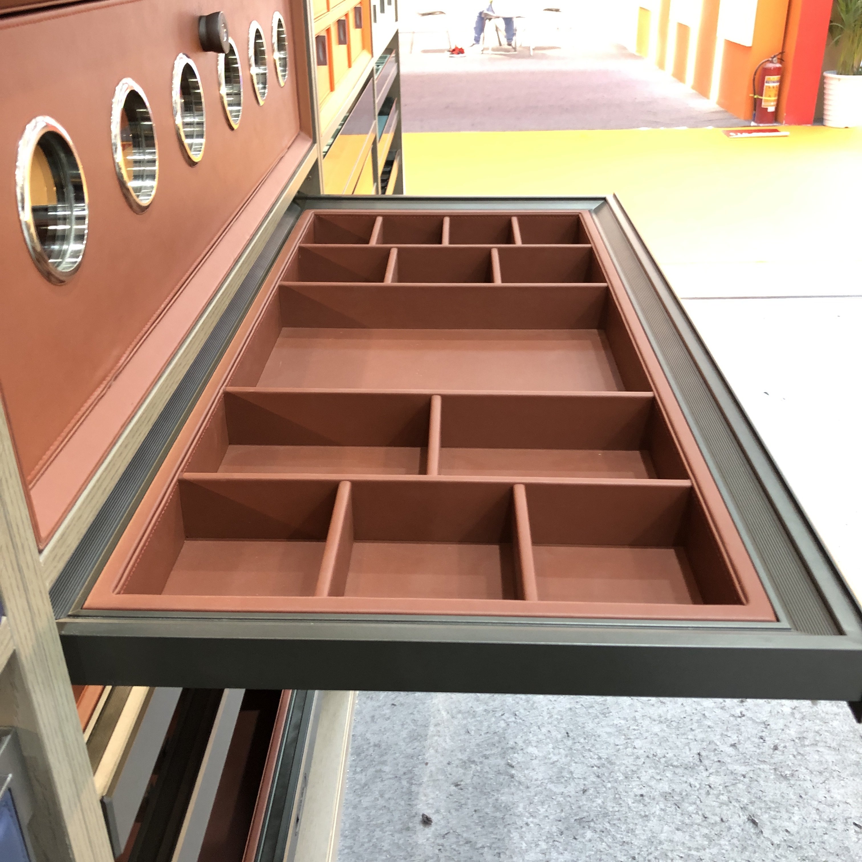 Factory price Aluminum Frame Sliding Pull Out Soft Close Women's Jewelry Leather Jewelry Box For Wardrobe