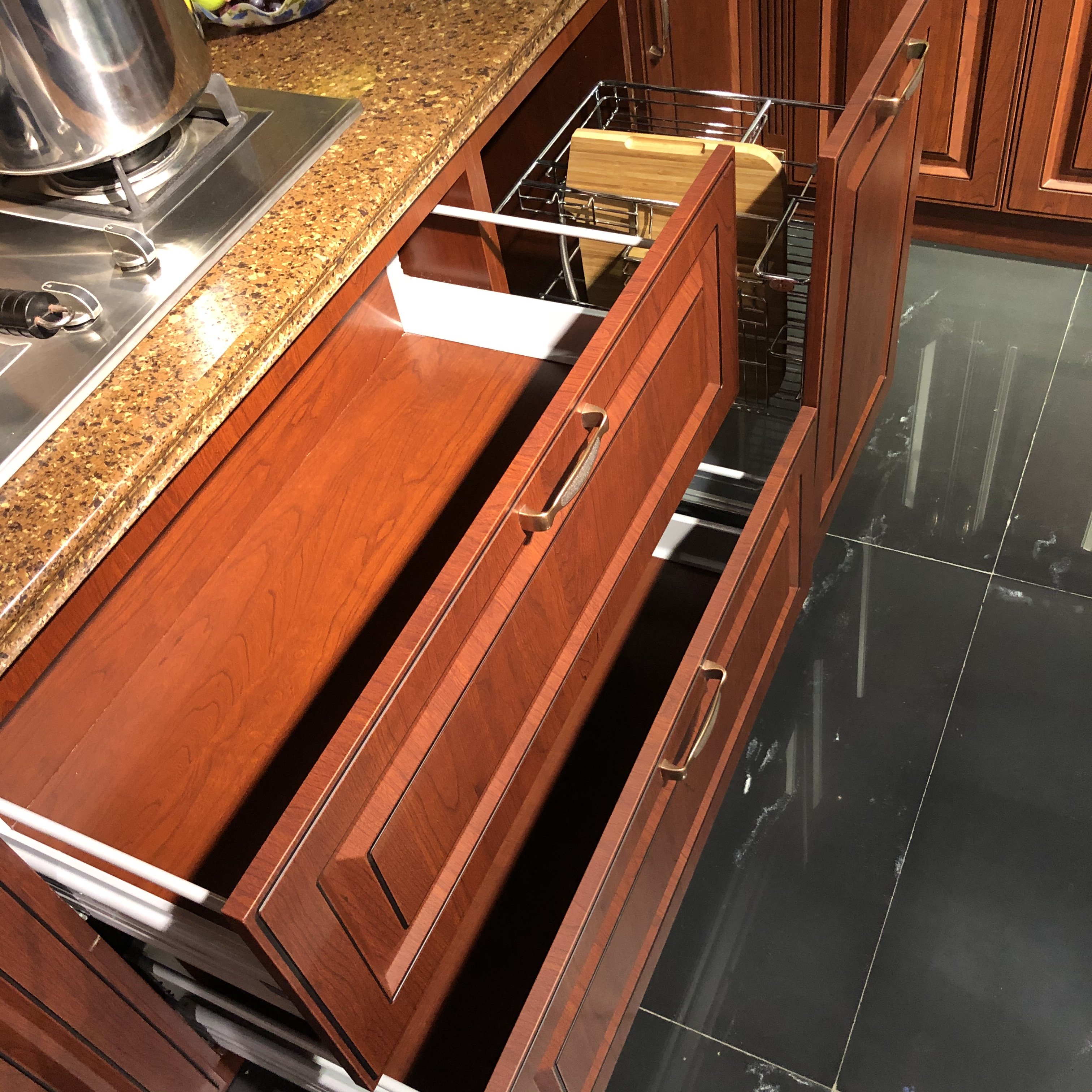 China Foshan Manufacturer Wood Grain Kitchen Cabinet for Household Kitchen Stainless Steel Cabinet