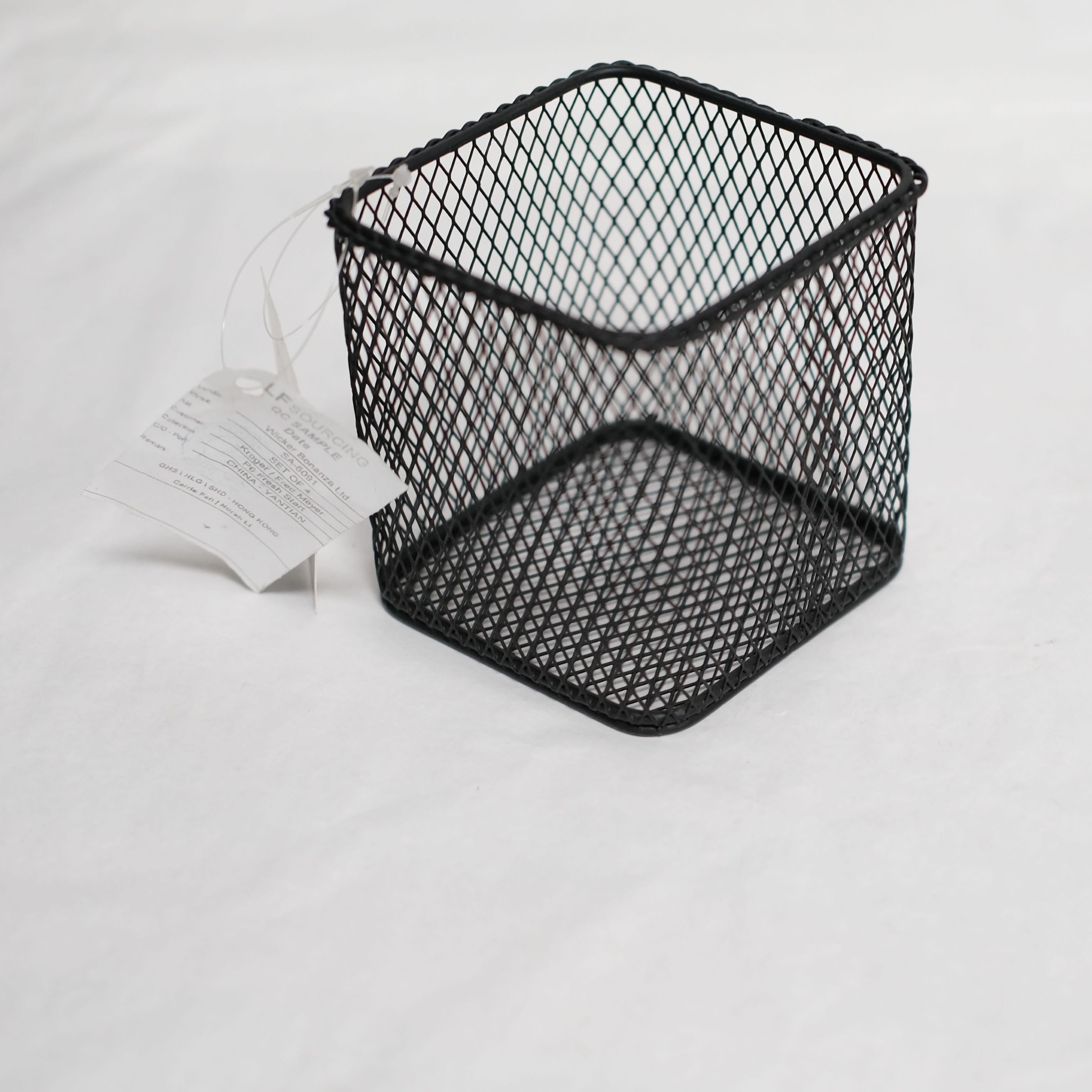 2024 Best-Selling Metal Mesh Pencil Cup Holder Wrought Color Stackable Wire Regular Pencil Holder for Office Desk for Tools