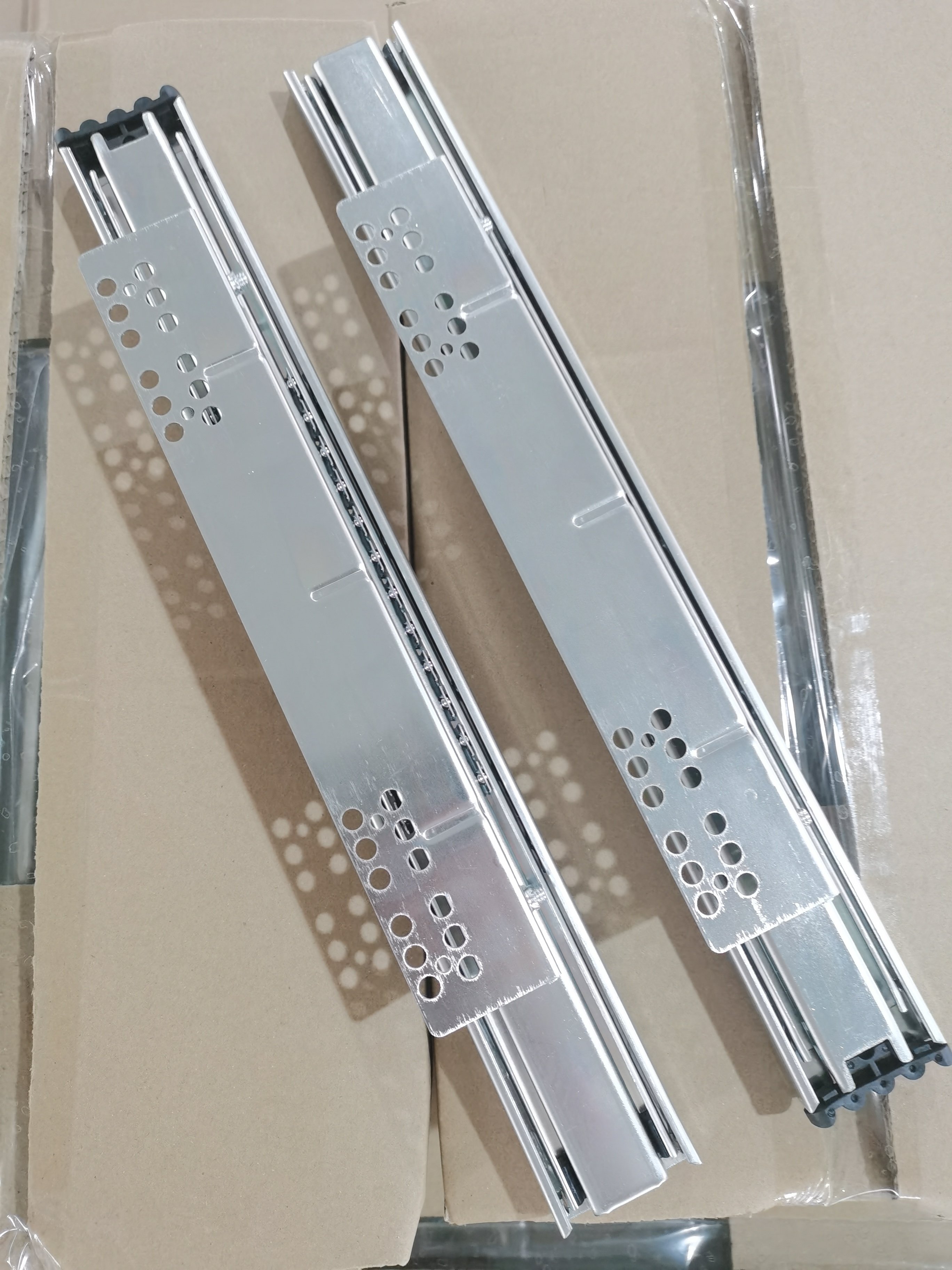 Expandable Slide Out Cabinet Drawer, Pull Out Wire Basket Cabinet Organizer Heavy Duty Anti Rust Slide Pull Out Drawers