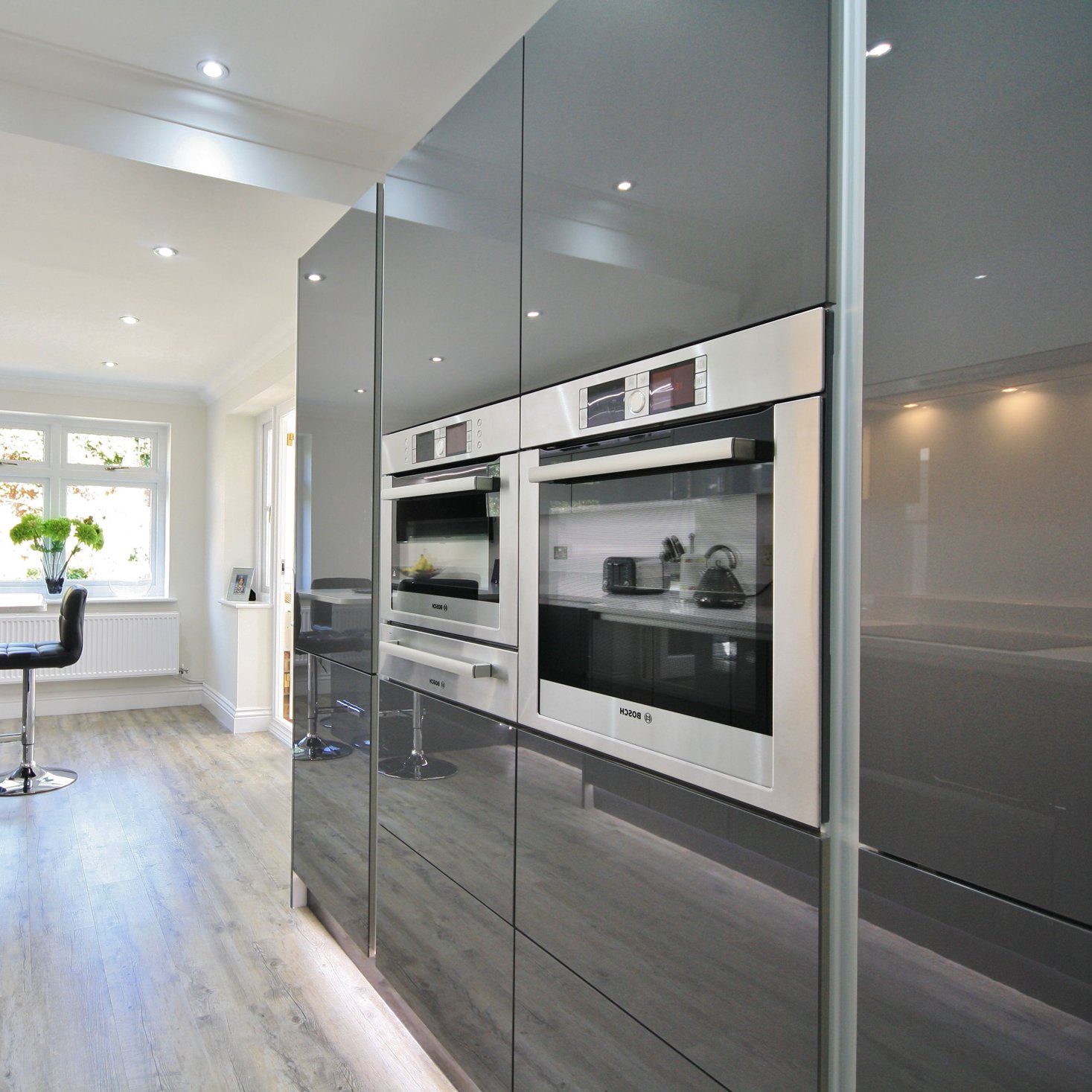 Popular Fashionable Style Smart Solid Wood Vintage Designer Kitchen Furniture Cabinets And Accessories