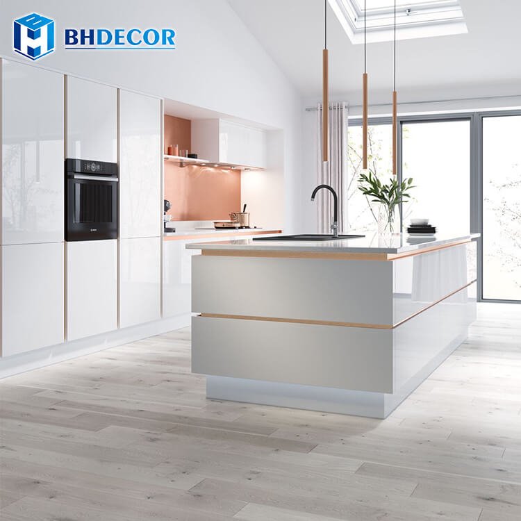 Custom European Waterfall Handleless Glossy High Gloss Mdf Pvc Lacquer White Cabinets Set Modern Kitchen Cabinet For Customers