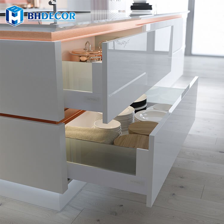 Custom European Waterfall Handleless Glossy High Gloss Mdf Pvc Lacquer White Cabinets Set Modern Kitchen Cabinet For Customers