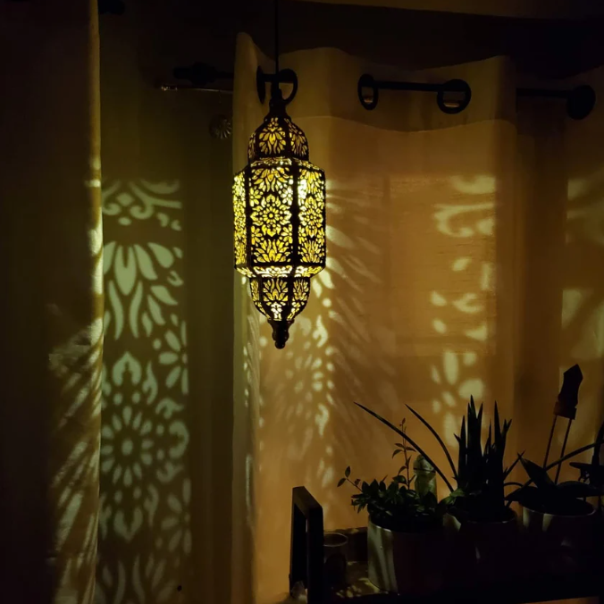Waterproof Metal Moroccan Outdoor Decorations Vintage Hanging Solar Lights Outdoor Garden Decorative Solar Lantern