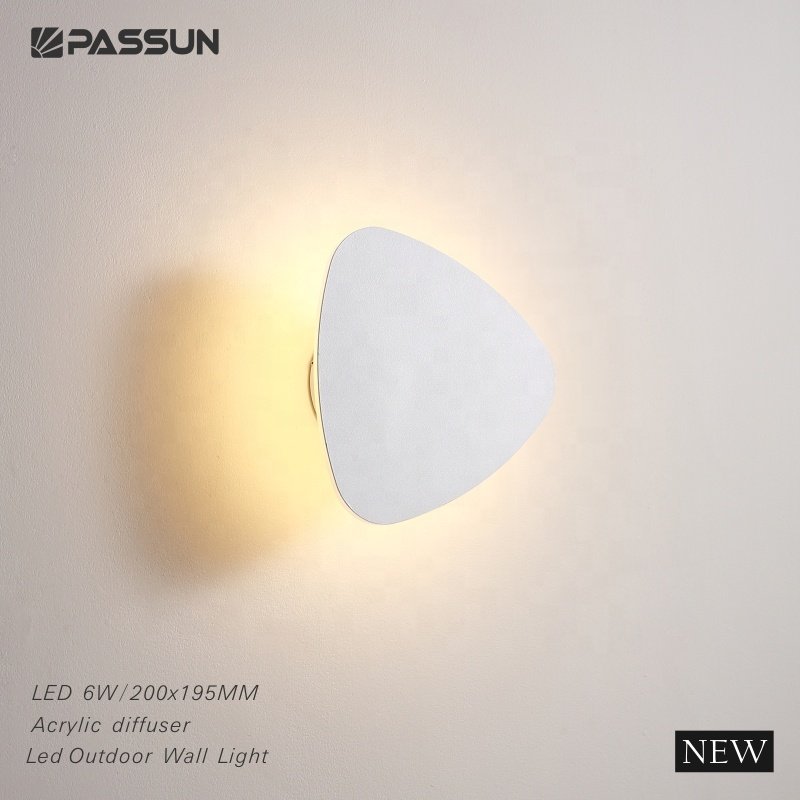 Manufacturer Wholesale Nordic Waterproof Triangle shape Led Outdoor Garden Wall Lamp