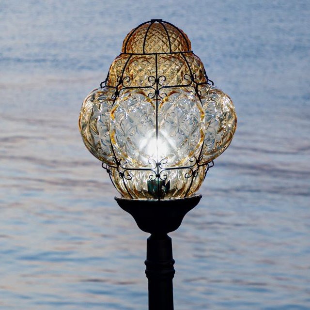 Italian-Made EP398-250CRB Classic Garden Pole Lamp Smart White LED Light Moving Glass Body for Outdoor Display & Warehouses