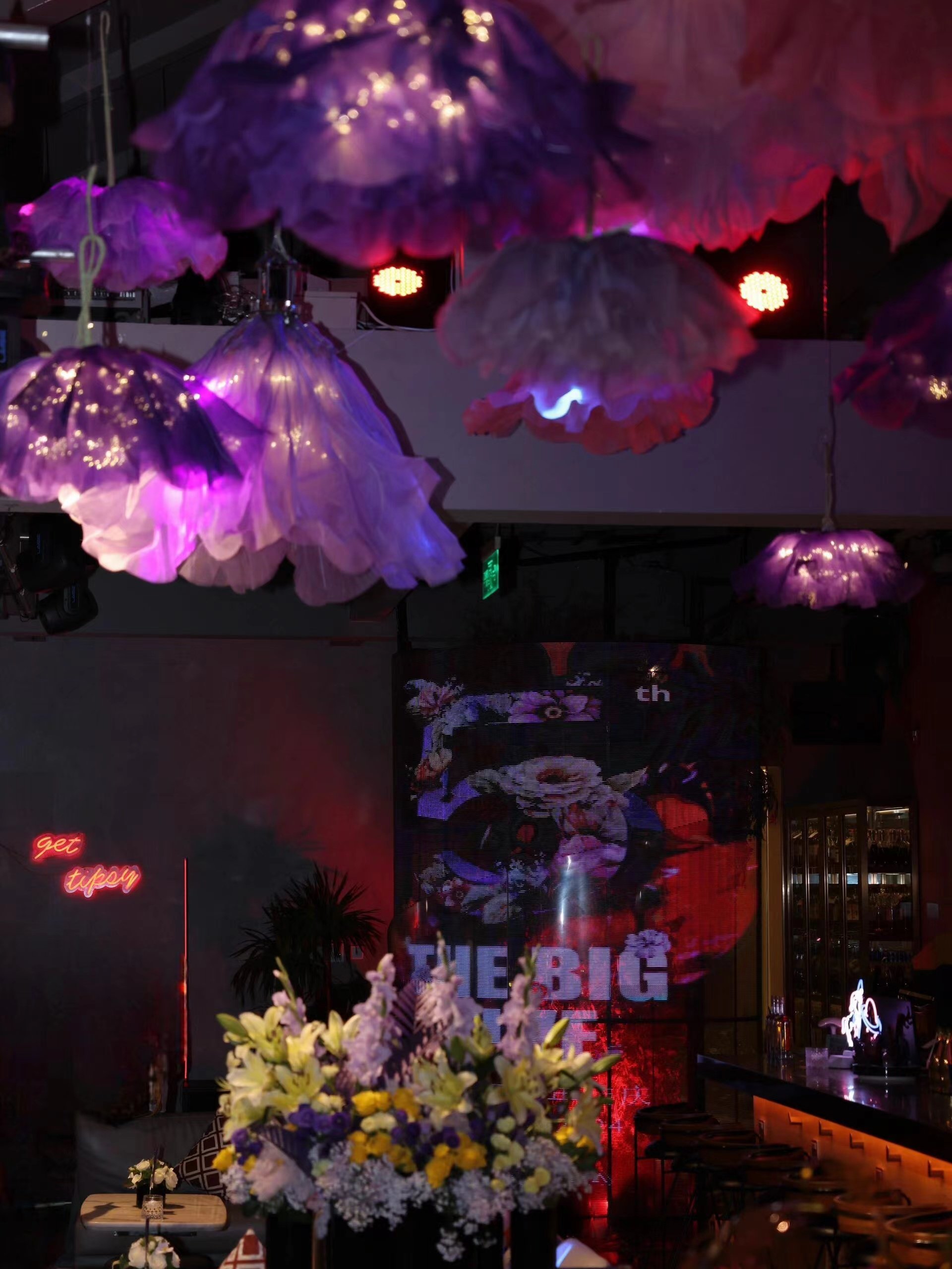 Hotel ceiling decorative flowers luxury LED lighting giant flowers for interior decor party wedding decoration