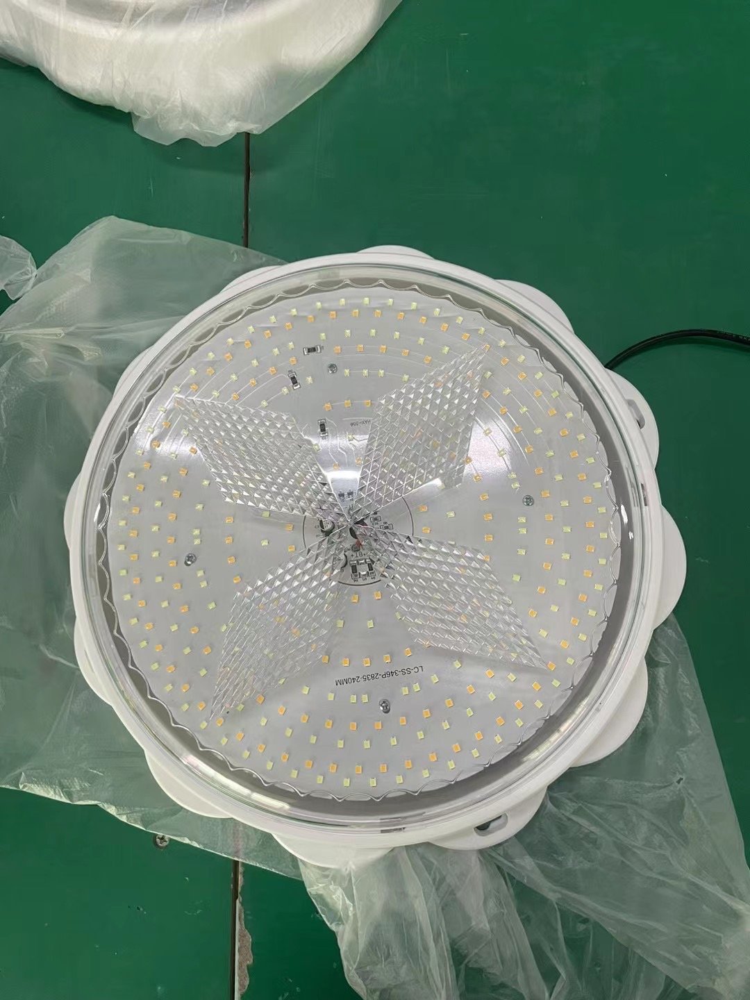 High Quality Indoor Outdoor Waterproof IP65 Round Led Solar Lamp Garden Lamp Ceiling Lights