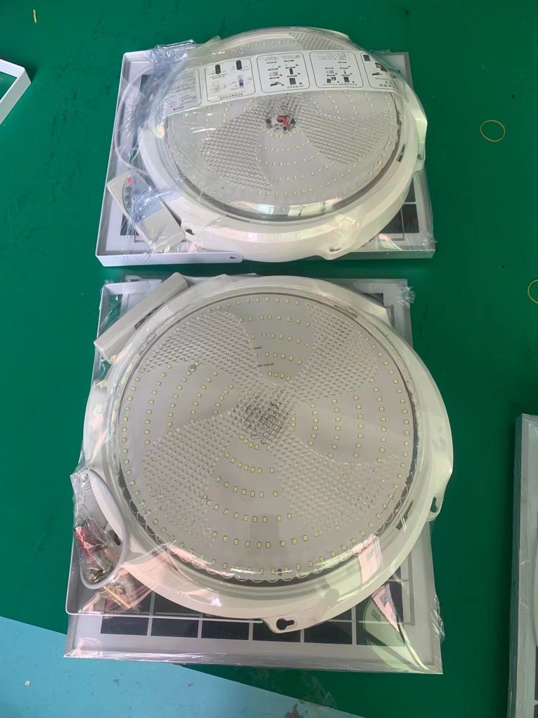 High Quality Indoor Outdoor Waterproof IP65 Round Led Solar Lamp Garden Lamp Ceiling Lights