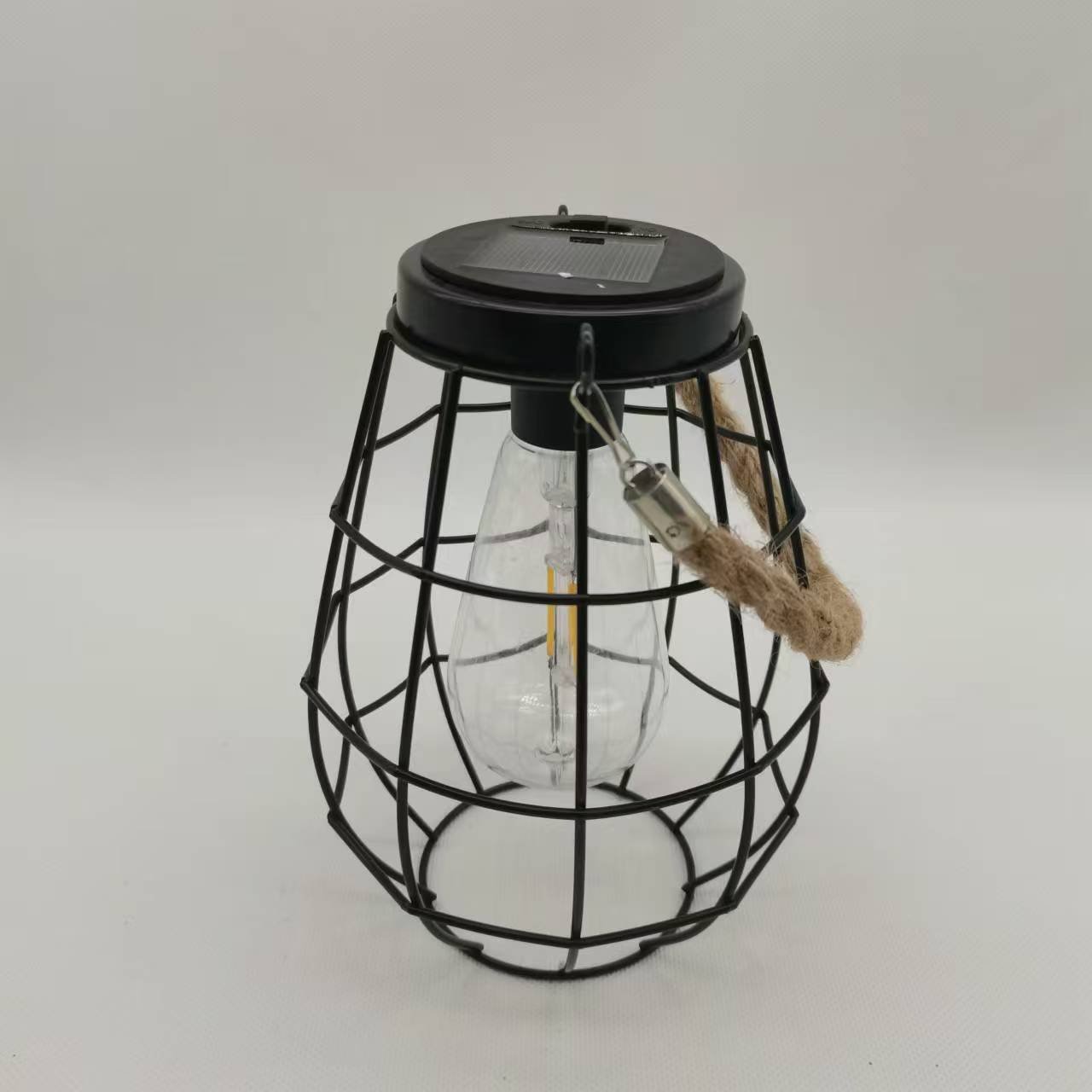 Hanging Solar Lantern Outdoor Patio Decor Metal Table Lantern Waterproof Solar Light For Patio Lawn Yard Garden