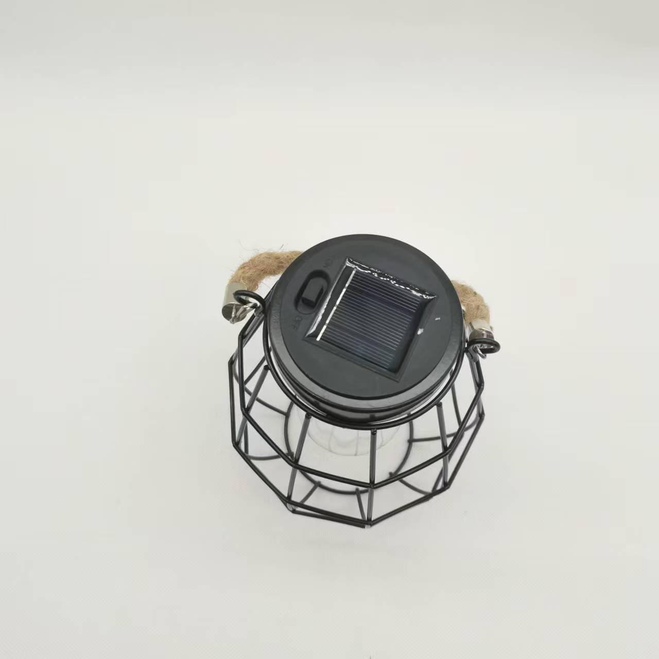 Hanging Solar Lantern Outdoor Patio Decor Metal Table Lantern Waterproof Solar Light For Patio Lawn Yard Garden