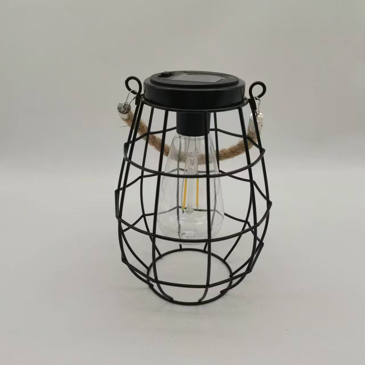 Hanging Solar Lantern Outdoor Patio Decor Metal Table Lantern Waterproof Solar Light For Patio Lawn Yard Garden