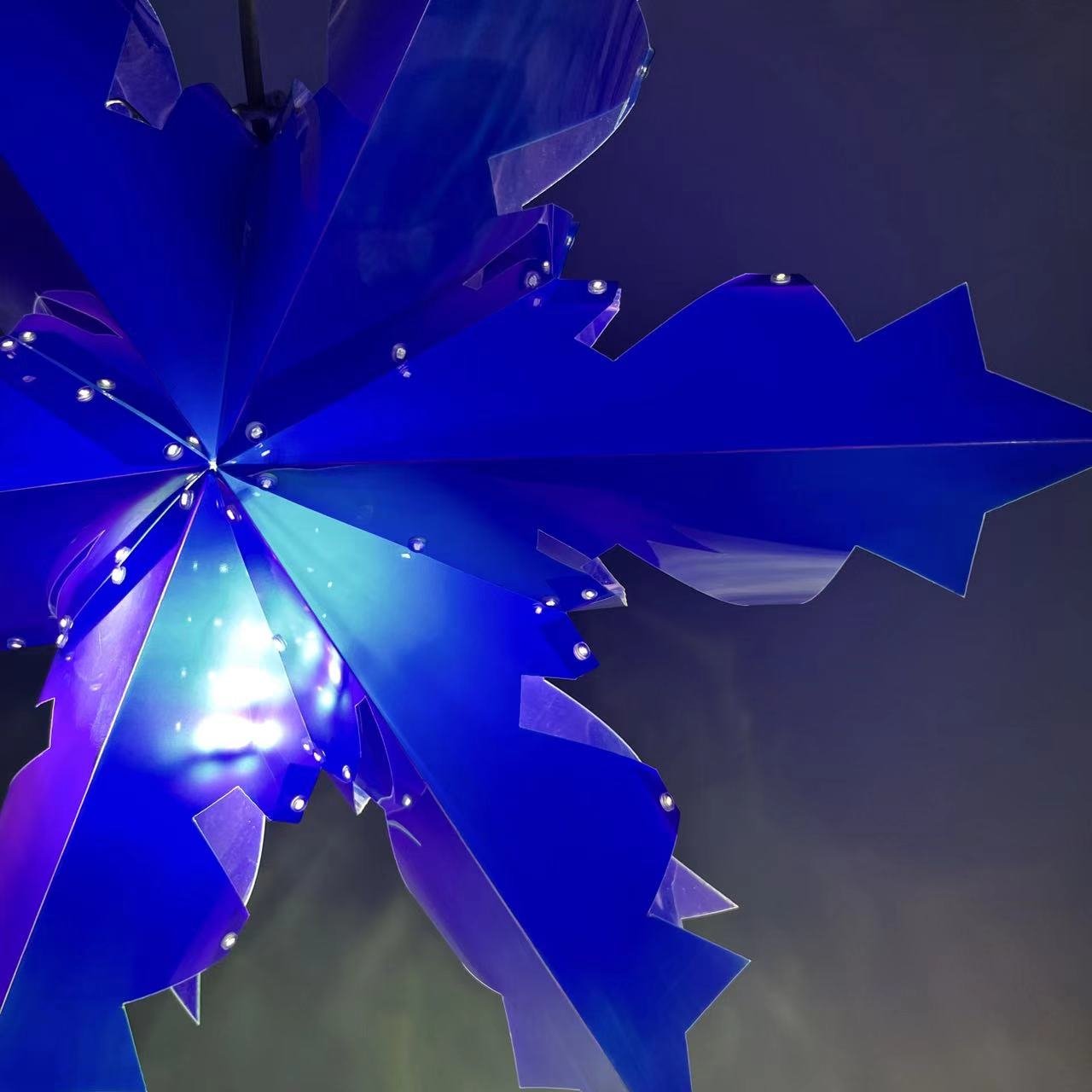 Snowflake Shaped Ceiling Lamp For Christmas Indoor And Outdoor Decoration