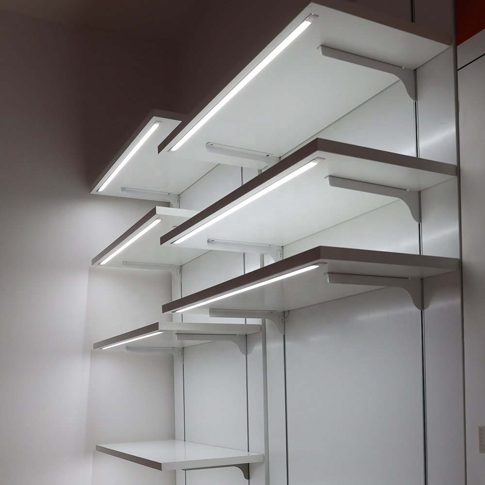 High quality guide rails are widely used for shelf lights. The built-in design of the power rail is safer and more aesthetically