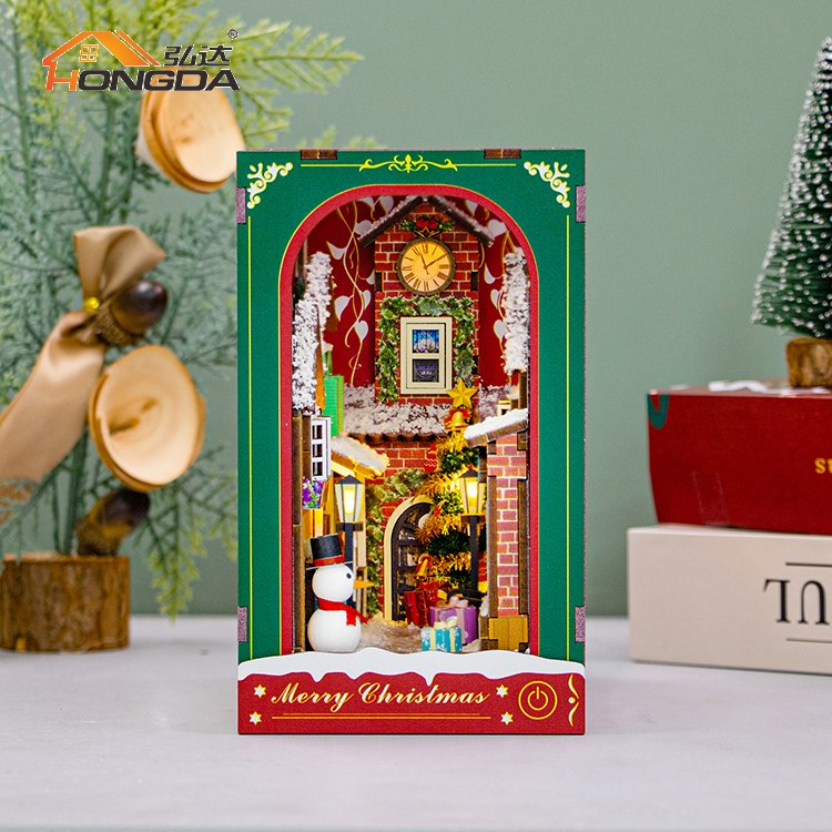 Hongda Christmas Style BookNook PC2417 Winter of Christmas 3D Miniature Diy Book Nook Kit Wooden Book Nook Kit With Light