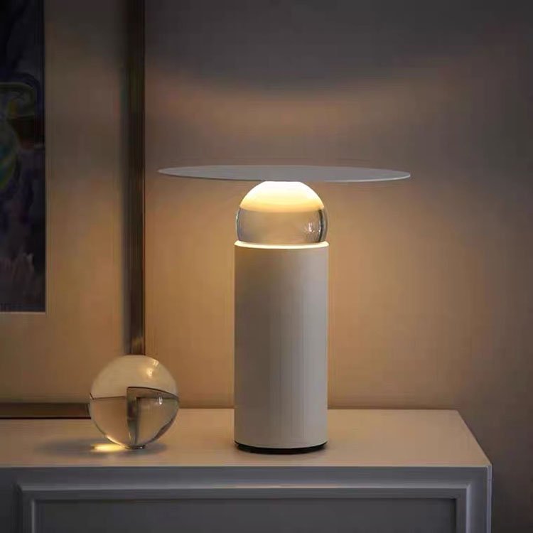 Postmodern personality designer metal table lamp Nordic creative bedroom desk bedside lamp exhibition hall art led table lamp