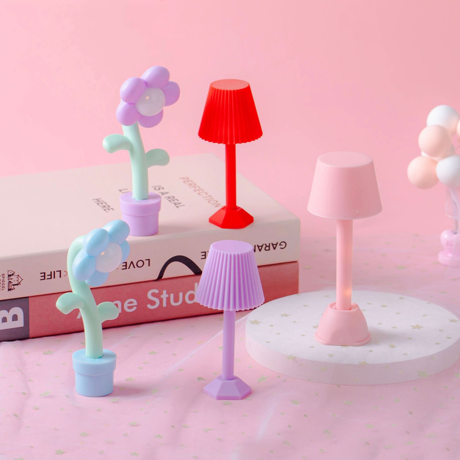 Good Quality Doll House Mini Flower Cute Sweet Little Night Light Decorative For Student Bedroom Books Tabletops Home Decoration