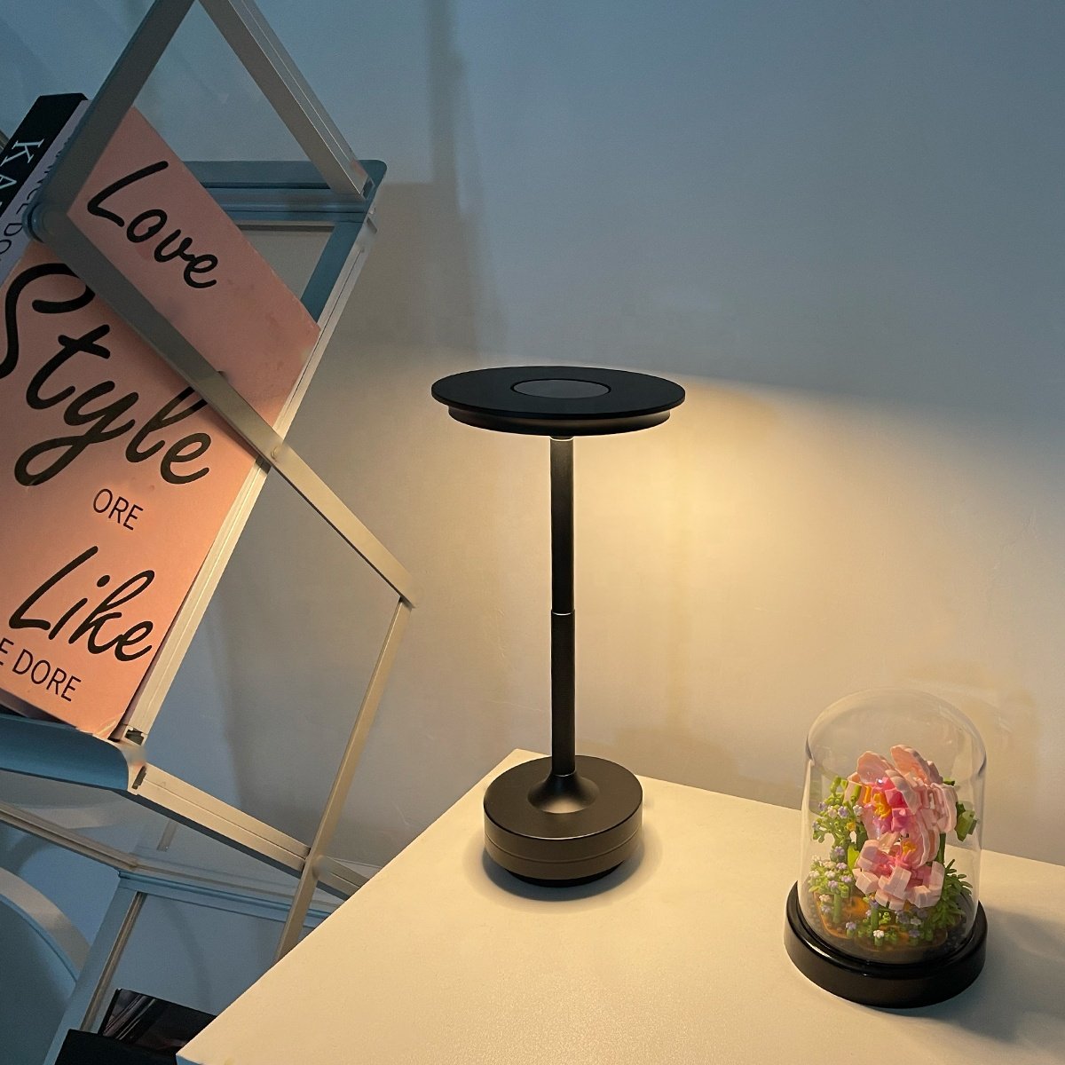 Morden Luxury Aluminium LED Cordless Table Lamp Decorative with USB Rechargeable Touch Switch Night Lights for Bars Restaurant
