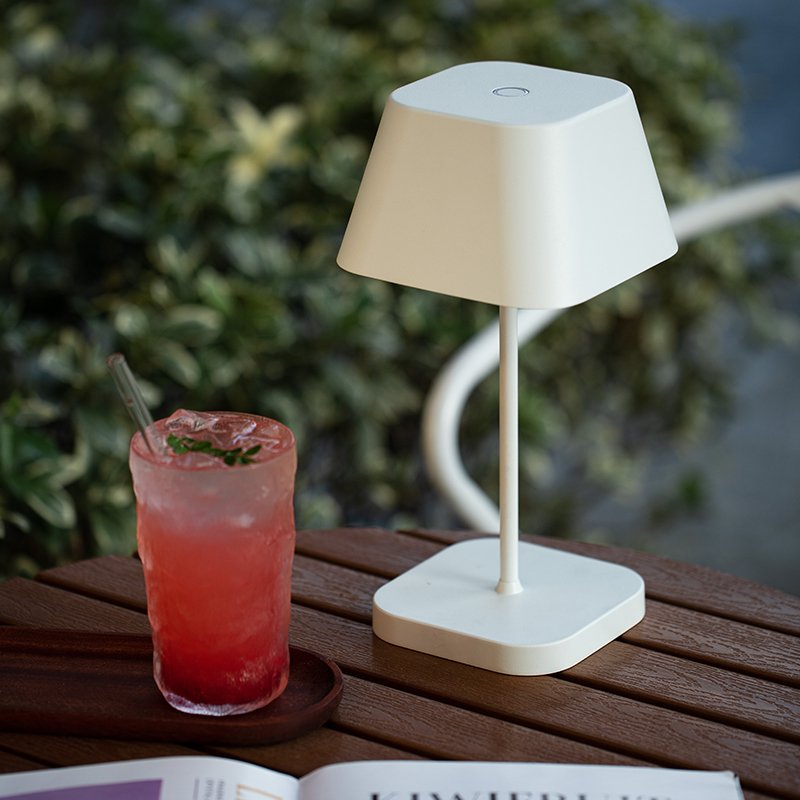 Factory innovation design modern design nordic minimalist luxury home bedroom bedside table light unique decorative desk lamp