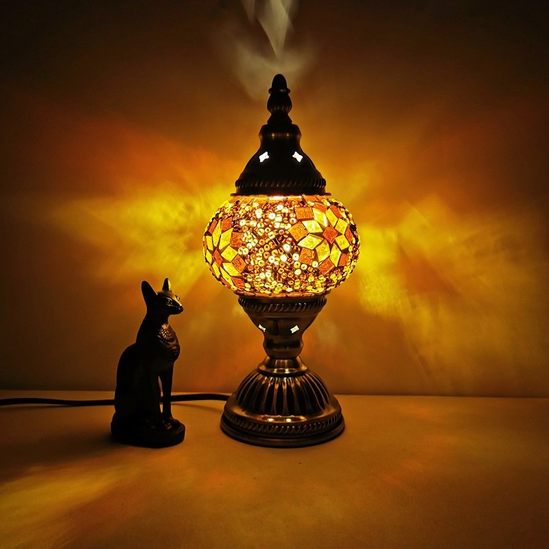 Limited edition Turkish retro romantic small table lamp Bedroom study Cafe Restaurant Hotel Home decor table lamp