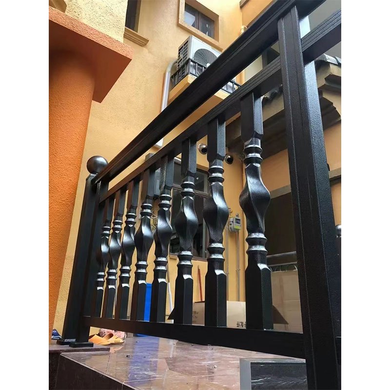 Aluminum easily assembled pvc privacy strip solar lights portable doha garden fence mesh panels gates