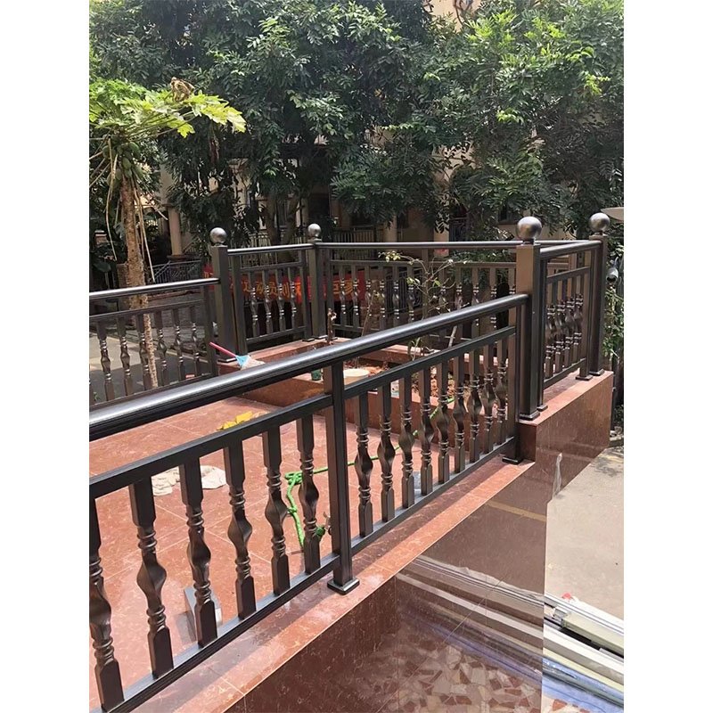 Aluminum easily assembled pvc privacy strip solar lights portable doha garden fence mesh panels gates
