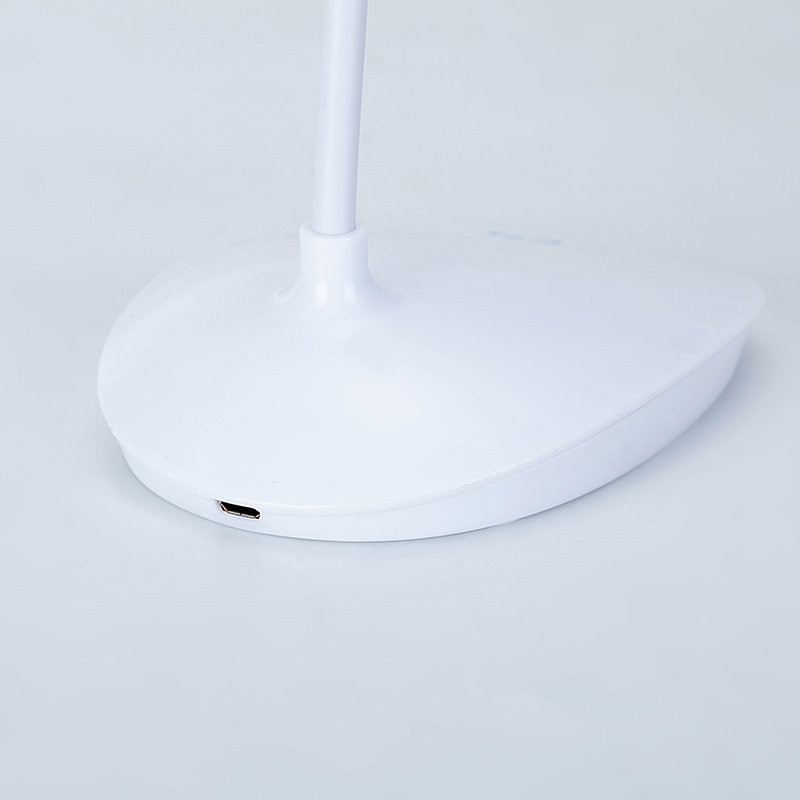 Factory hot selling OEM high-quality touch control USB charging mini portable desktop LED table lamp for learning work