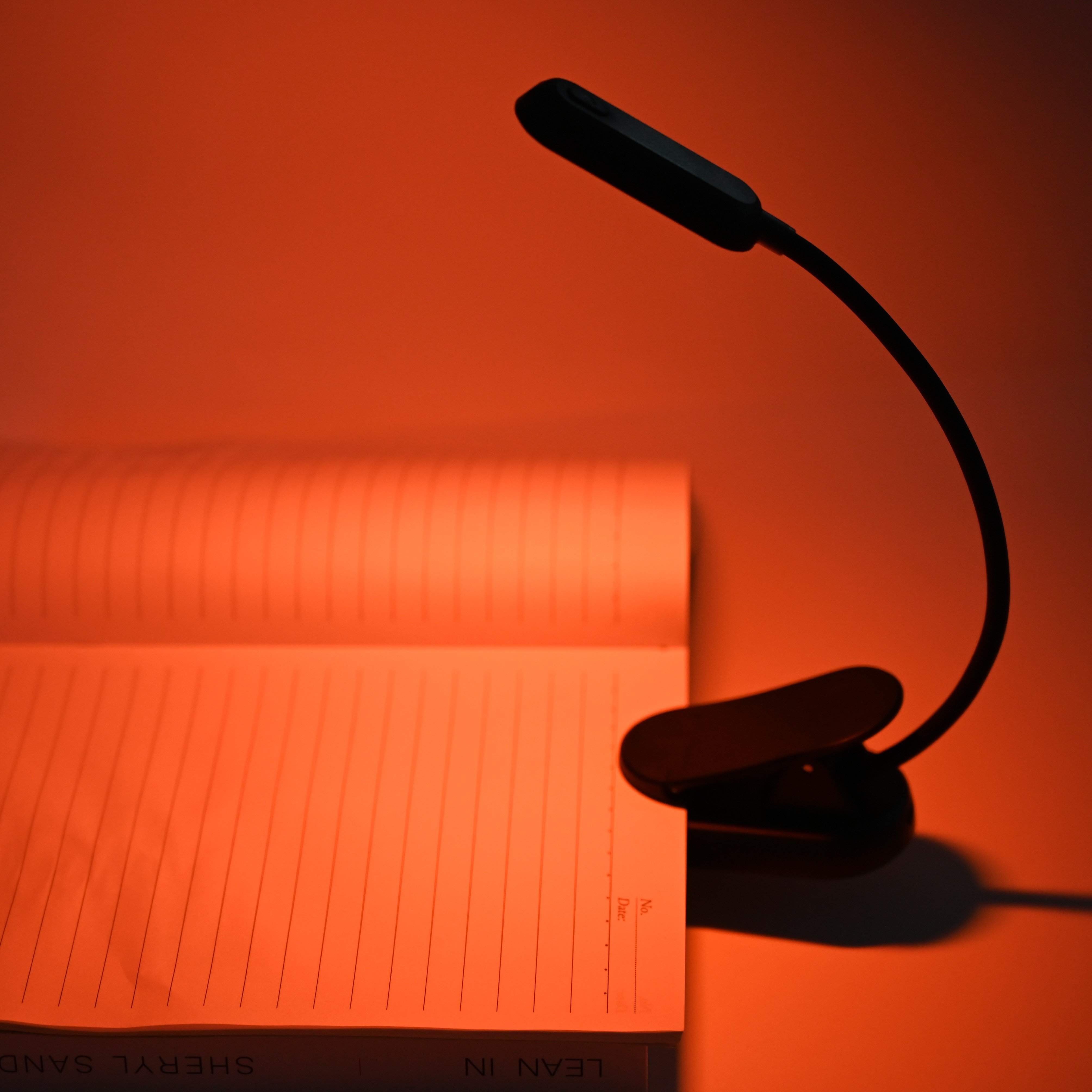 WooBlue Dimmable 3 Colors Eye Protection Mini Portable Usb 1 hours Quickly Charging Clip On Led Book Light Reading Light