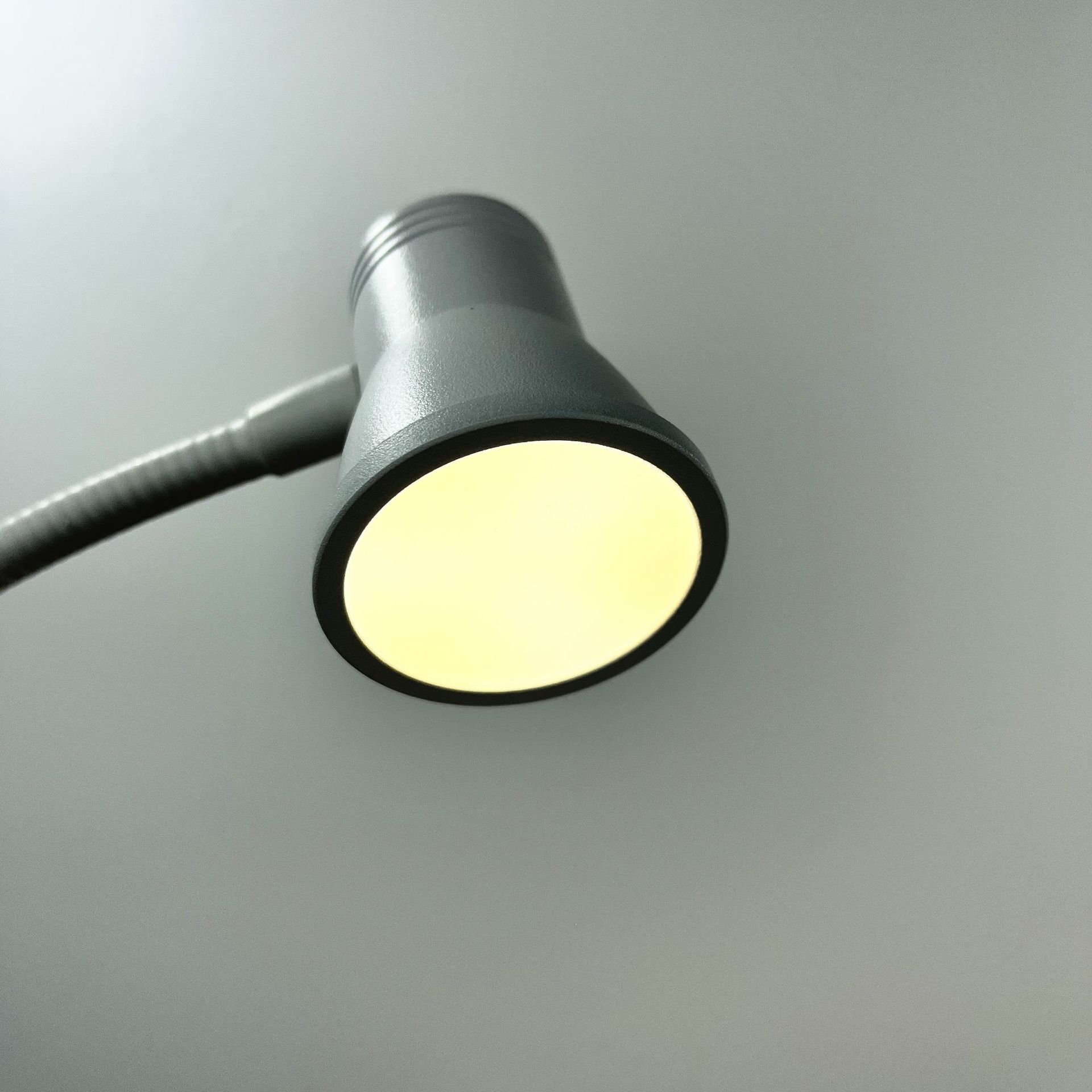 Eye-caring Table Lamps bendable touch dimmer desk lamps LED portable clip-on kids eye caring reading table lamps