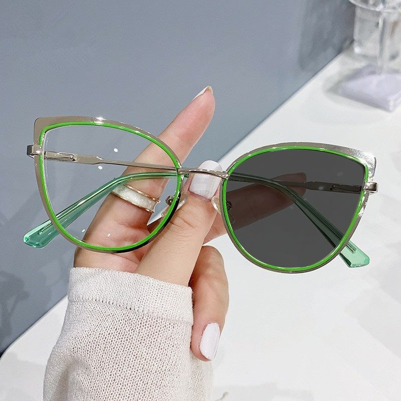 New Retro Fashion Popular Metal Cat Eye Eyeglasses Frames for All Face Anti Blue Glasses Anti Reflection Protect Eyes for Woman