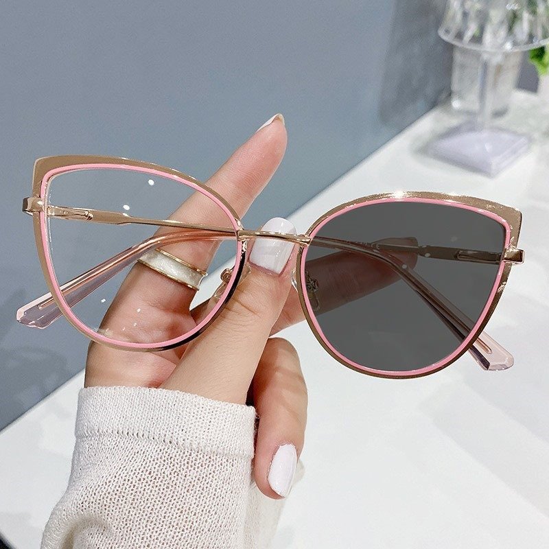 New Retro Fashion Popular Metal Cat Eye Eyeglasses Frames for All Face Anti Blue Glasses Anti Reflection Protect Eyes for Woman