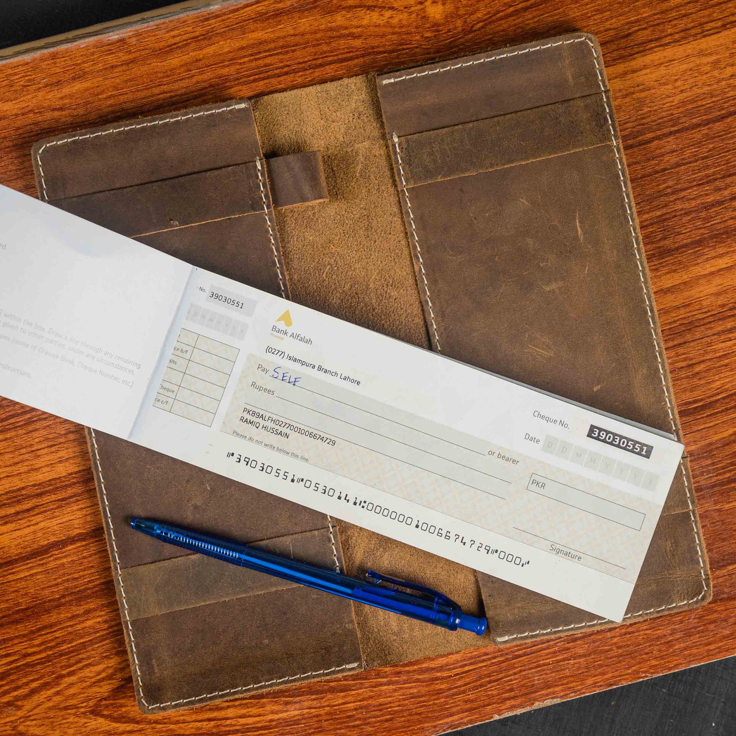 Factory Manufacture High Quality Leather Check Book Cover Custom Logo Cowhide Leather Cheque Book Holder Long Wallet