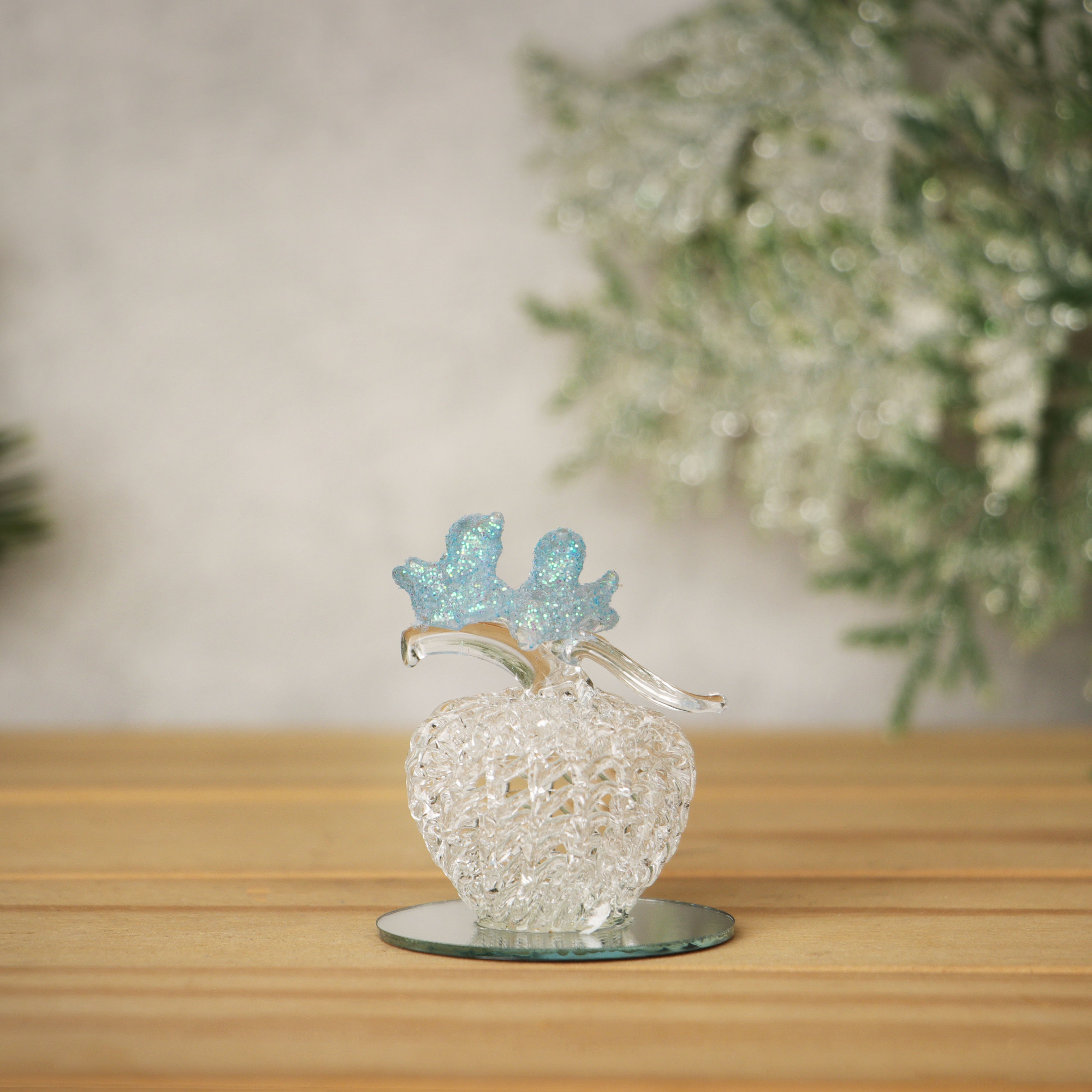 Modern Style Christmas Family Ornament Ship Water Hyacinth Mini Fish Mickey Mouse Gold For Wholesale