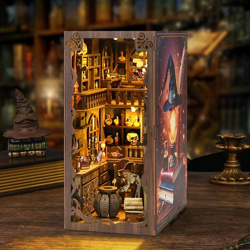 Wholesale Home decoration diy house miniature book nooks Christmas Magic diy dollhouse book nook kit