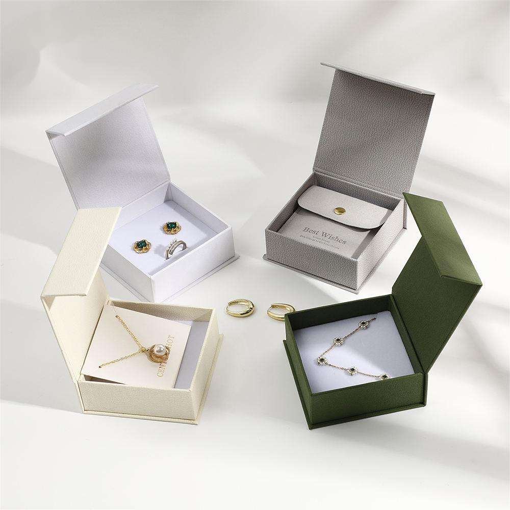 Gold Stamp Logo 9x9x3.5cm Black Paper Jewellery Box Magnetic Paper Gift Jewelry box Eco- friendly Jewlery Box Packaging