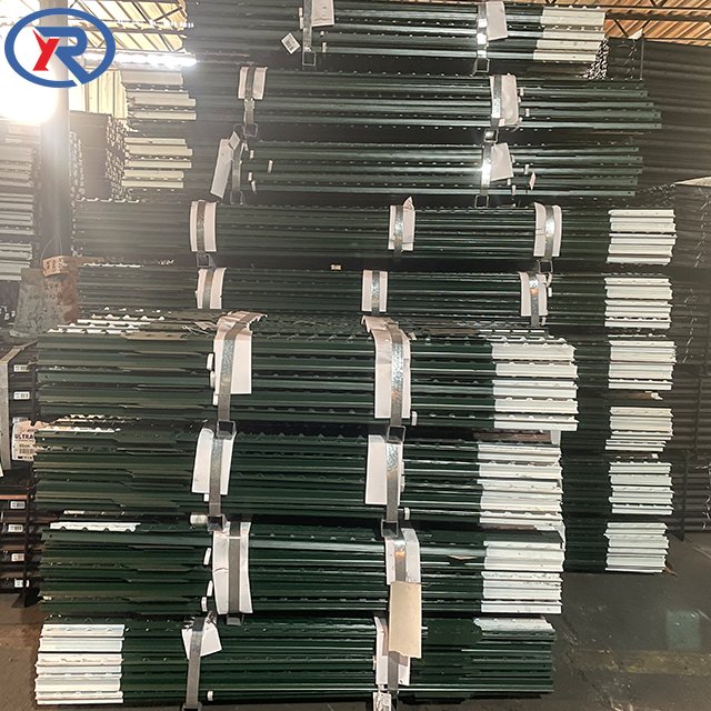 Green painted 7ft T fence pole with galvanized wire/Light duty 1.08lbs/ft steel metal iron American market fence studded T post
