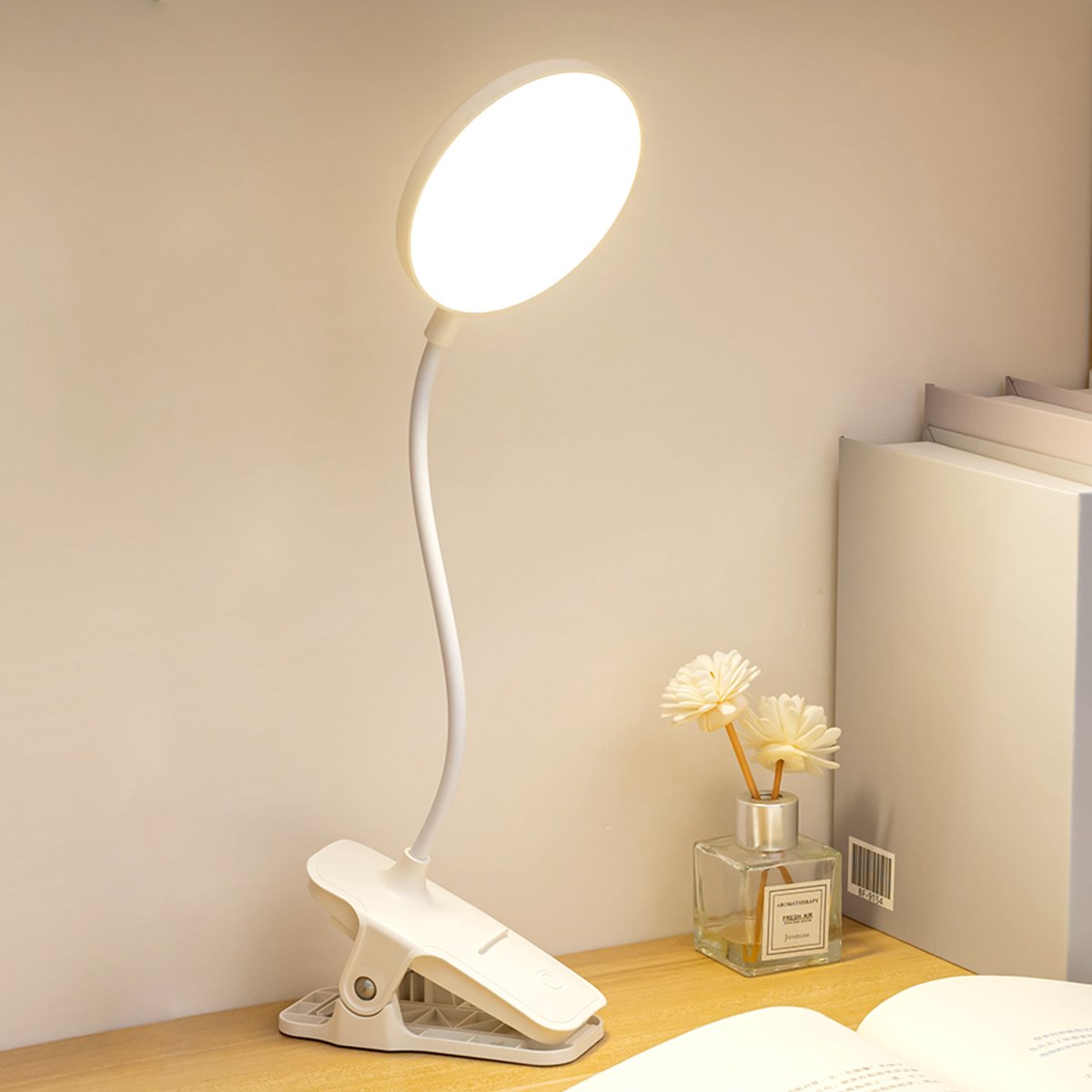 YOLOMO LED Clip Reading Book Light Usb Charging Clamp Lamp with Flexible Neck Rechargeable Table Lamp