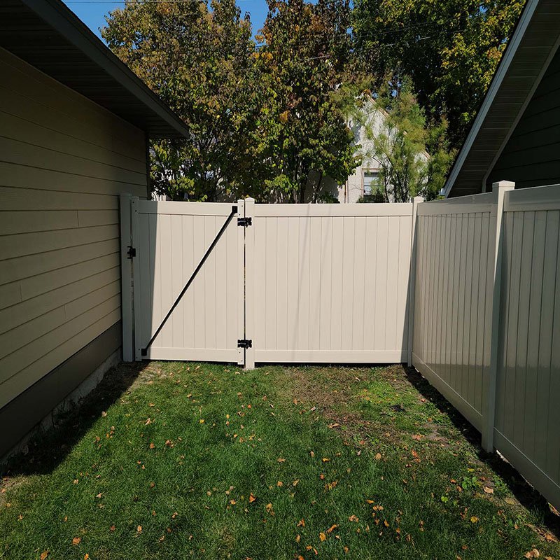 6x8 White PVC Vinyl Fence Panels 8ft Outdoor Garden Privacy Security Fence with Plastic Frame & PVC Coating for Farm Use