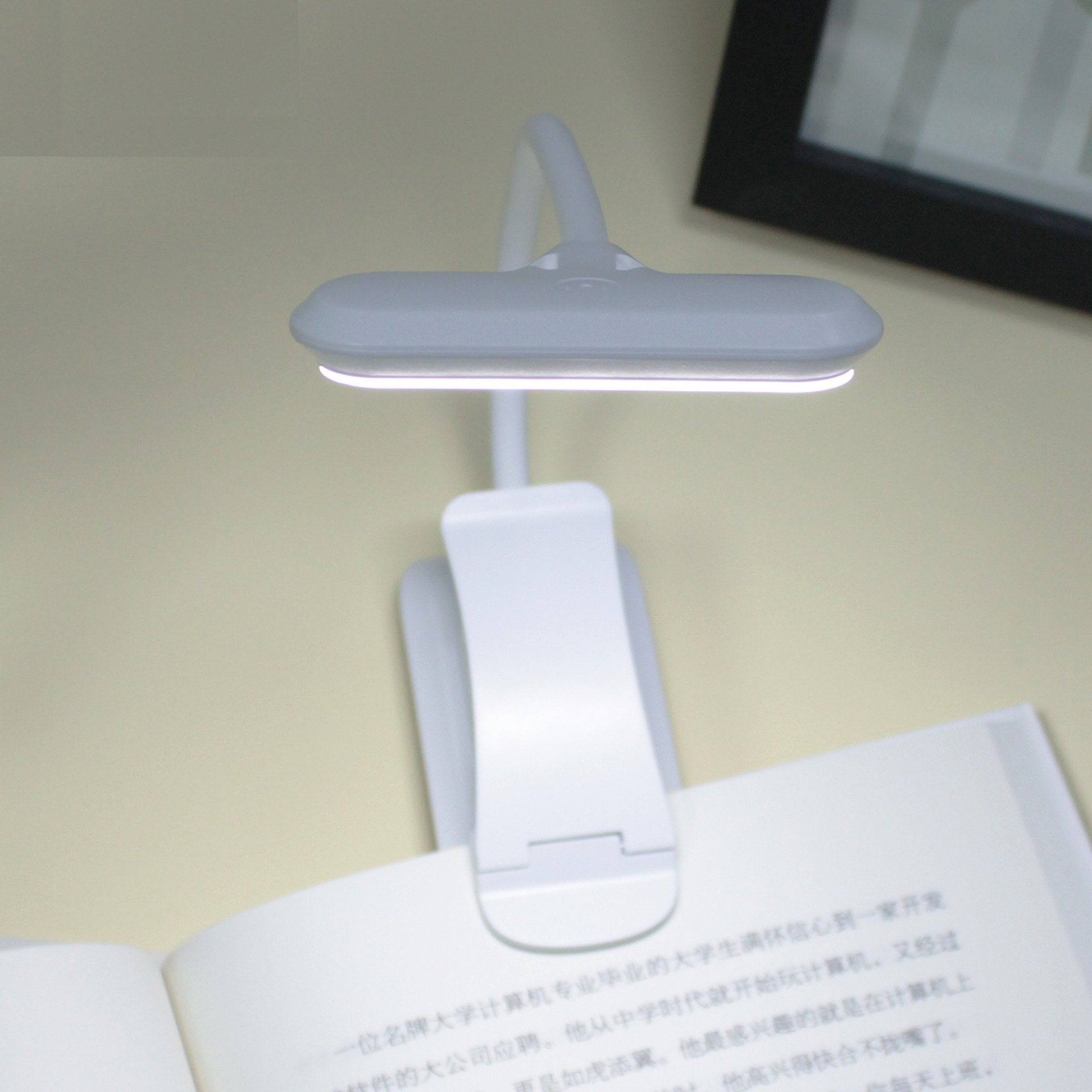 2023 New Design Wholesale Logo Customized Wide Amber Book Light Led Dimmable Bedside Reading Lamp Clip on Book Light