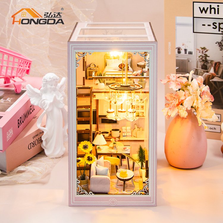 Hongda M2413 Pink loft Custom Design Book Nook Kit Diy Wooden Miniature Book Nook With Light