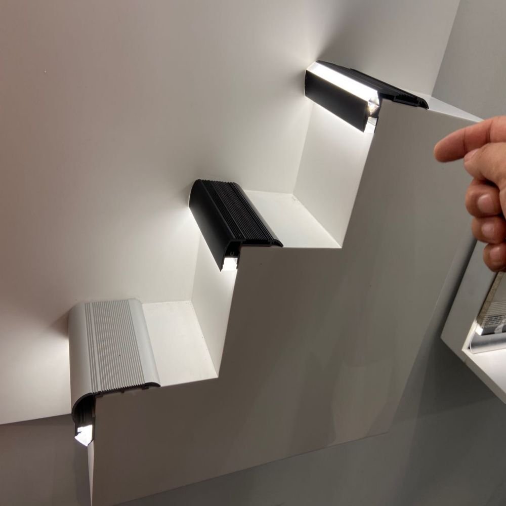 80mm*32mm LED Stair Nosings LED Step Lighting Profile Theater cinema step light