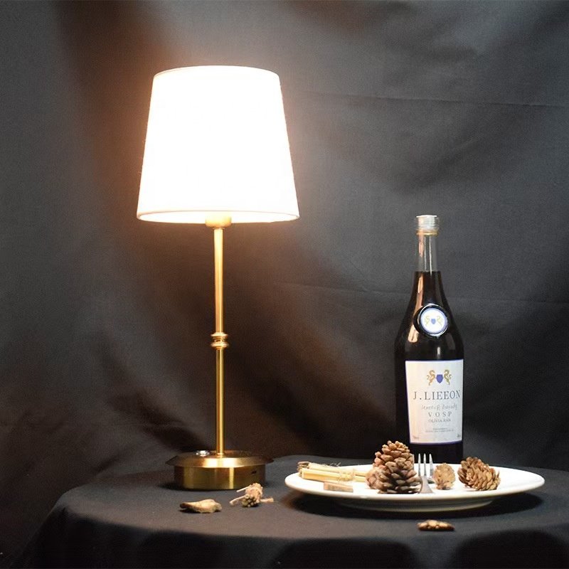 Wireless Modern Gold Brass Battery Rechargeable Restaurant Cordless Fabric Shade E27 Bulb LED Table Lamp
