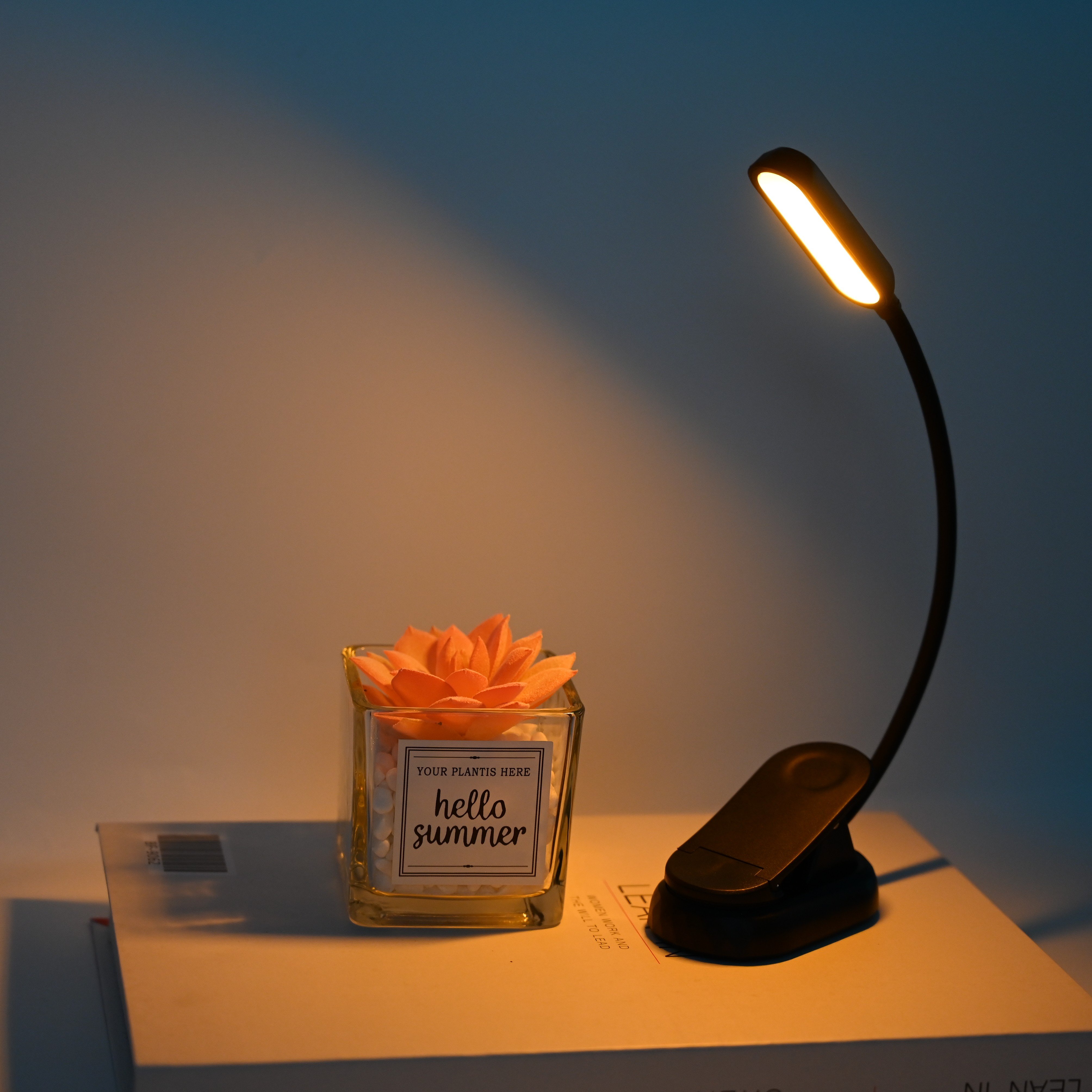 2024 new rechargeable smart clip on foldable amber color suitable for bedroom and living room PC material LED reading light