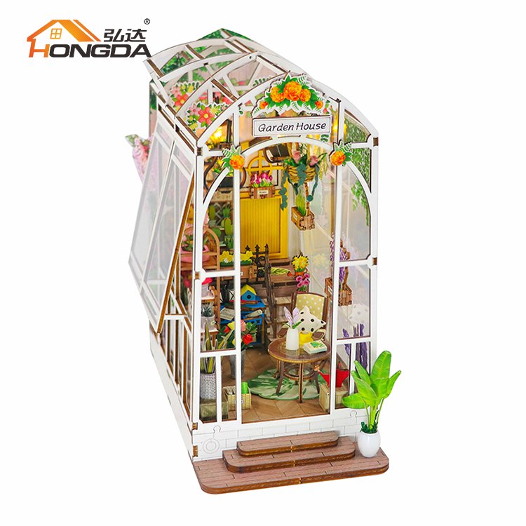 Hongda hot sale M2313 wood book nook garden house diy miniature book nook kit with light